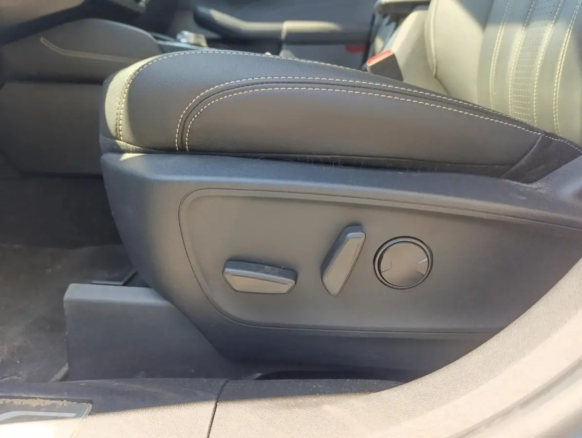 2.5 PHEV Vignale | Head-up display | Adaptieve Koplampen | Elek. stoel met Memory | Adaptieve Cruise | Elek. Achterklep | B&O audio | Dodehoeksensoren| Stoel/stuur voorruitverwarming