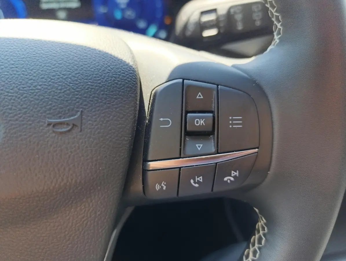 2.5 PHEV Vignale | Head-up display | Adaptieve Koplampen | Elek. stoel met Memory | Adaptieve Cruise | Elek. Achterklep | B&O audio | Dodehoeksensoren| Stoel/stuur voorruitverwarming