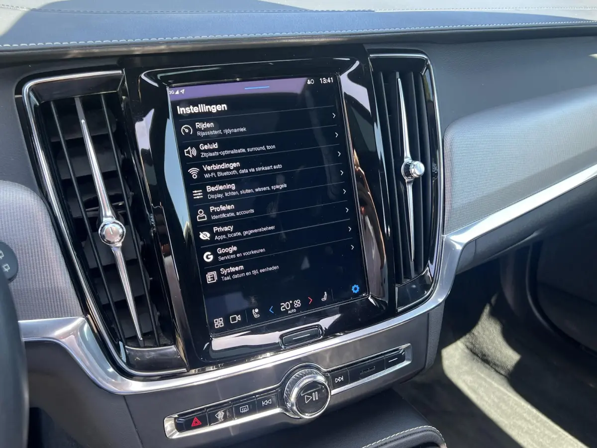 T6 AWD R-Design | Blis | Pano dak | Trekhaak | AppleCarplay | Google | Keyless | Stuur en Stoel verwarming | Harman Kardon audio | Elektrische stoelen |