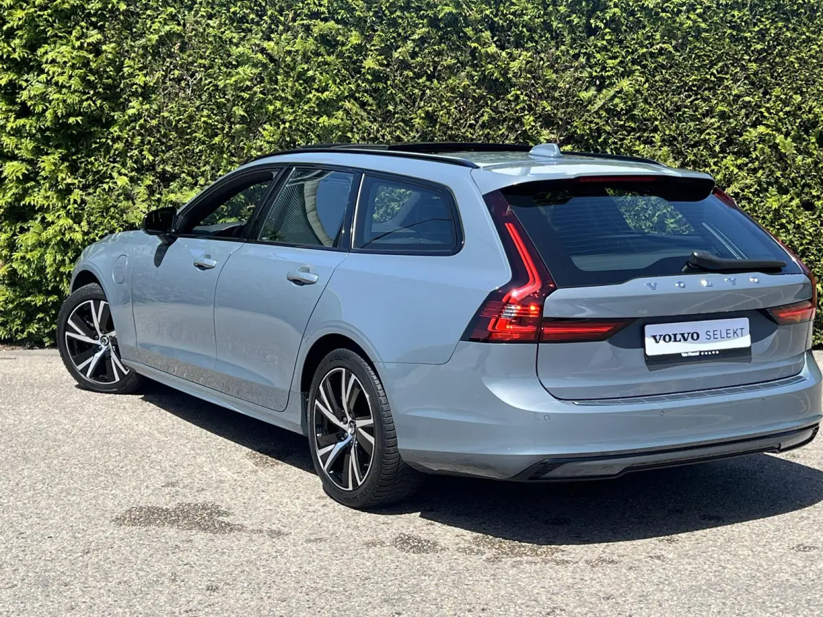 T6 AWD R-Design | Blis | Pano dak | Trekhaak | AppleCarplay | Google | Keyless | Stuur en Stoel verwarming | Harman Kardon audio | Elektrische stoelen |