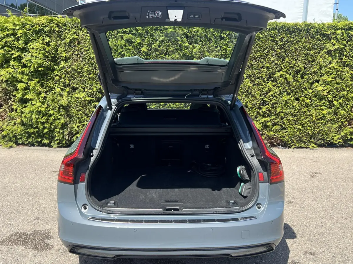 T6 AWD R-Design | Blis | Pano dak | Trekhaak | AppleCarplay | Google | Keyless | Stuur en Stoel verwarming | Harman Kardon audio | Elektrische stoelen |