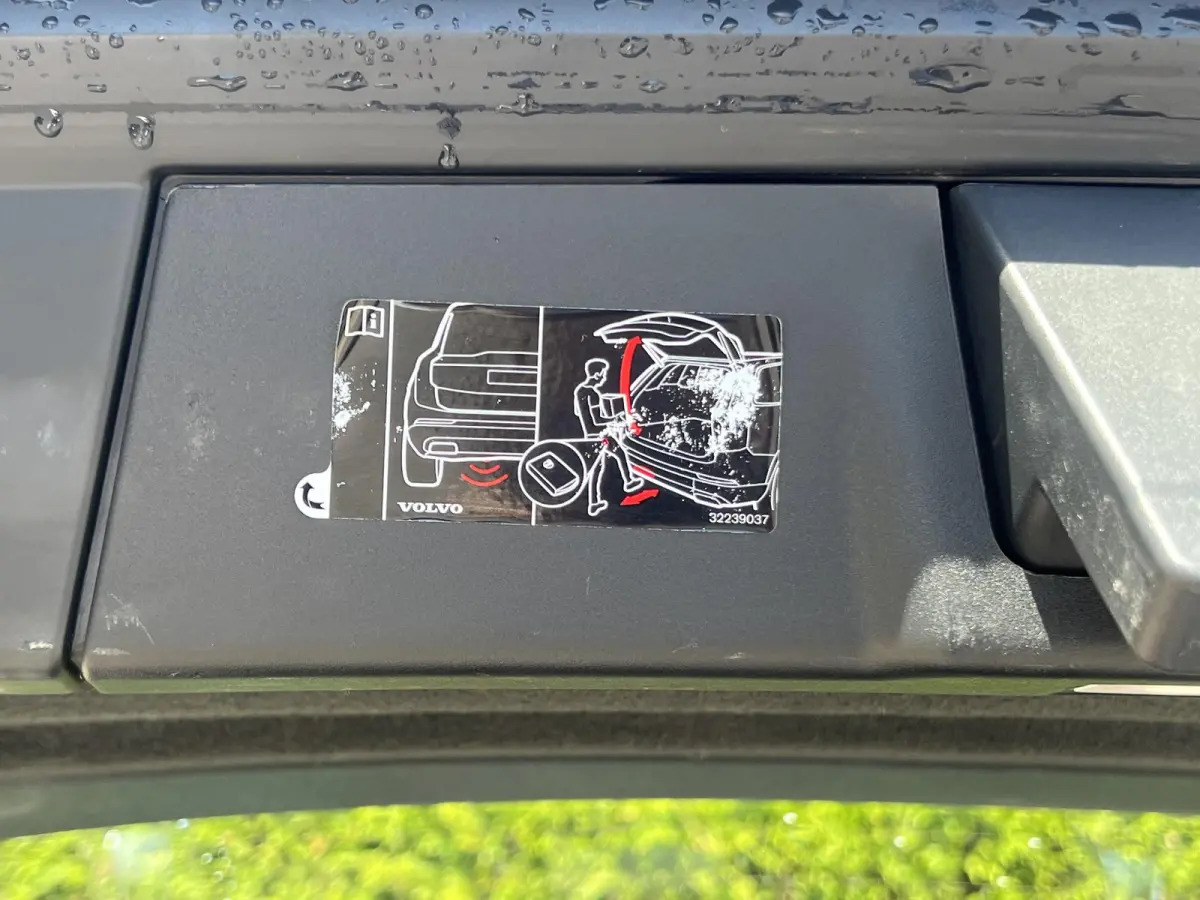 T6 AWD R-Design | Blis | Pano dak | Trekhaak | AppleCarplay | Google | Keyless | Stuur en Stoel verwarming | Harman Kardon audio | Elektrische stoelen |