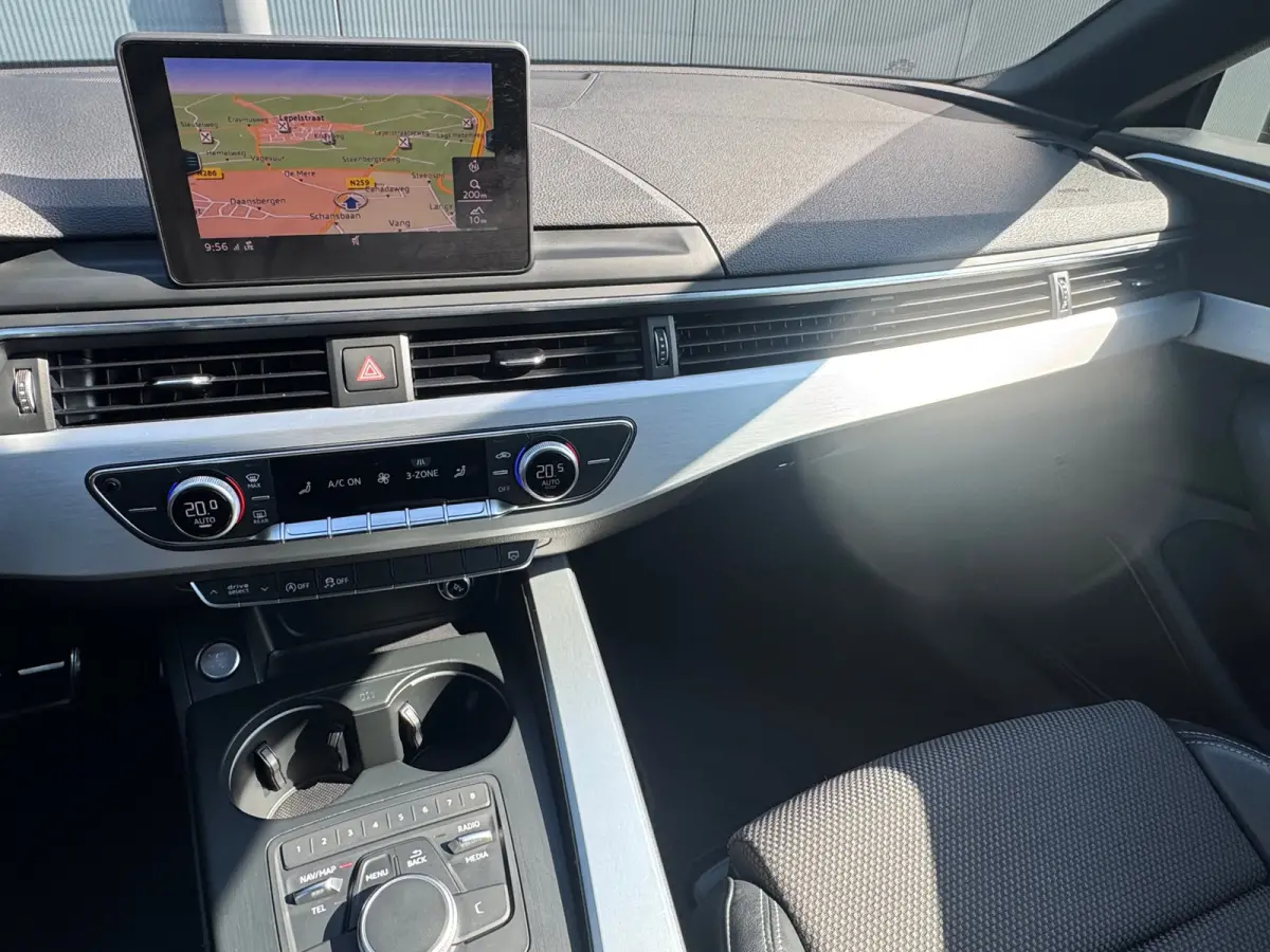 2.0 TFSI S-line * Optiek Zwart * 19 inch * Led * El. klep *