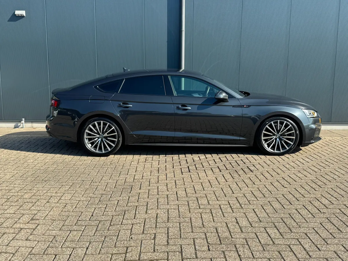 2.0 TFSI S-line * Optiek Zwart * 19 inch * Led * El. klep *