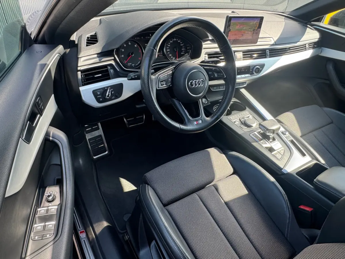 2.0 TFSI S-line * Optiek Zwart * 19 inch * Led * El. klep *