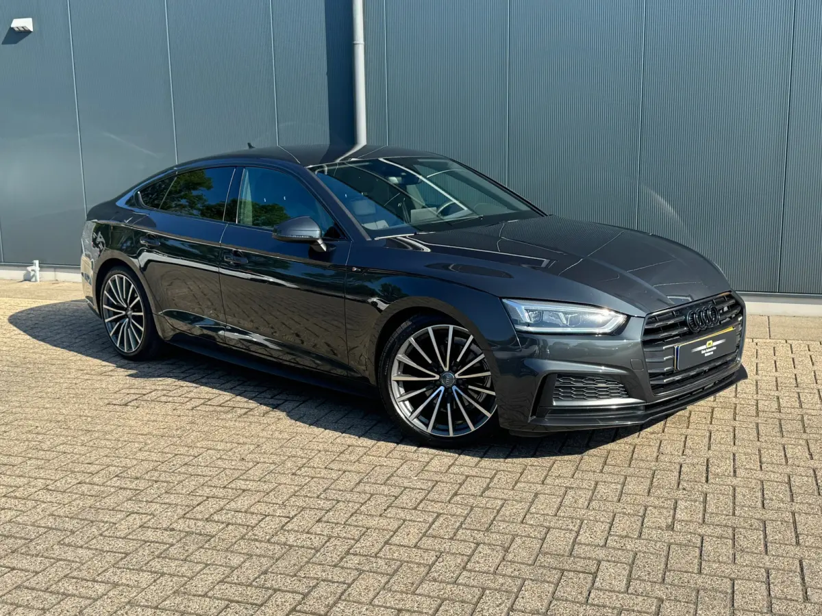 2.0 TFSI S-line * Optiek Zwart * 19 inch * Led * El. klep *