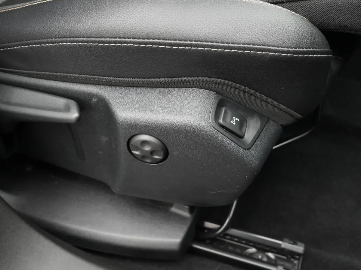 1.2 Turbo Business Edition AUTOMAAT | NAVIGATIE | STOELVERWARMING | CAMERA