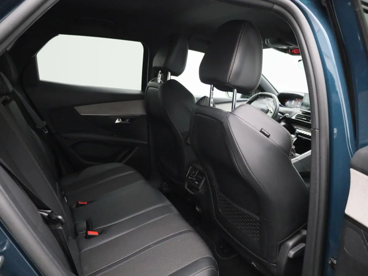 1.2 PureTech GT | Apple Carplay / Android Auto | Camera | Parkeersensoren | Alcantara Bekleding | Climate Control |