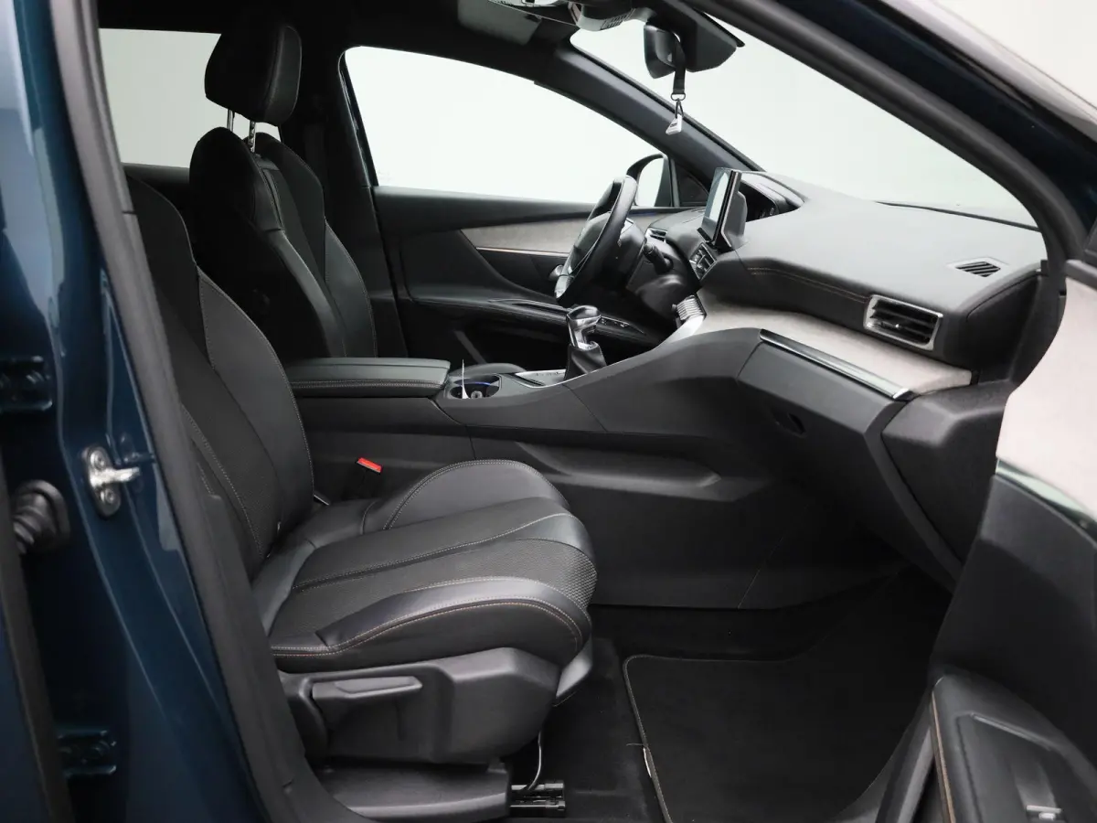 1.2 PureTech GT | Apple Carplay / Android Auto | Camera | Parkeersensoren | Alcantara Bekleding | Climate Control |