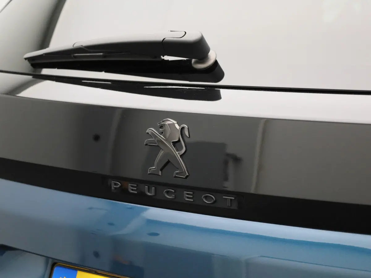 1.2 PureTech GT | Apple Carplay / Android Auto | Camera | Parkeersensoren | Alcantara Bekleding | Climate Control |