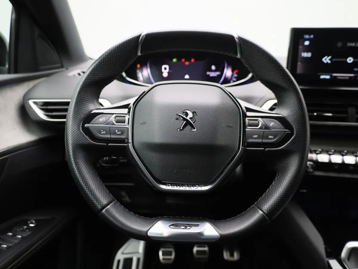 1.2 PureTech GT | Apple Carplay / Android Auto | Camera | Parkeersensoren | Alcantara Bekleding | Climate Control |