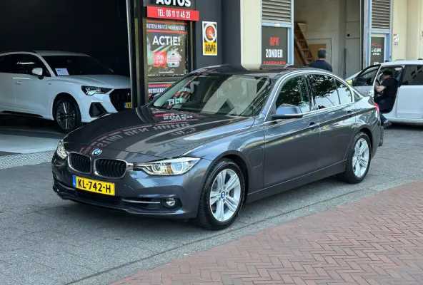 330e Centennial High Executive Leer Navi Camera