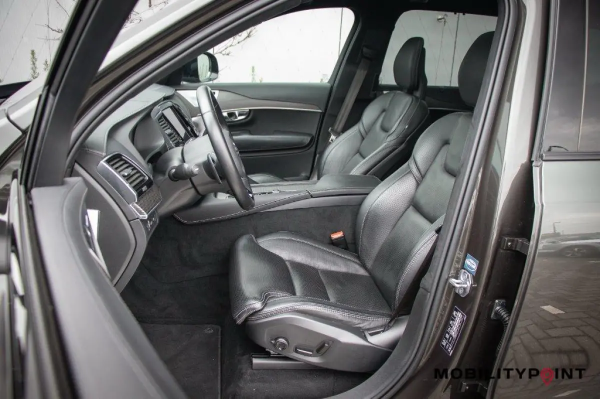 2.0 T8 Twin Engine AWD R-Design|Pano|B&W|Luchtver
