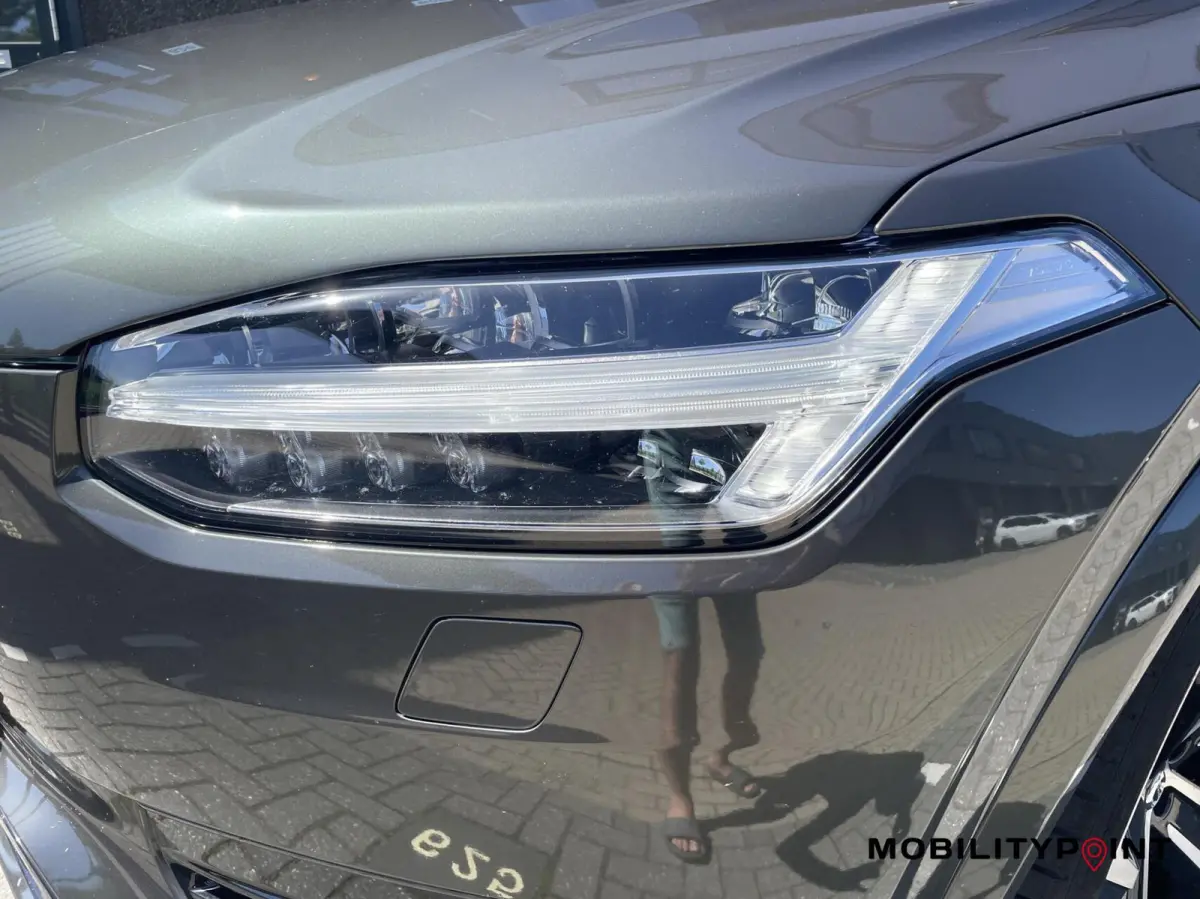 2.0 T8 Twin Engine AWD R-Design|Pano|B&W|Luchtver