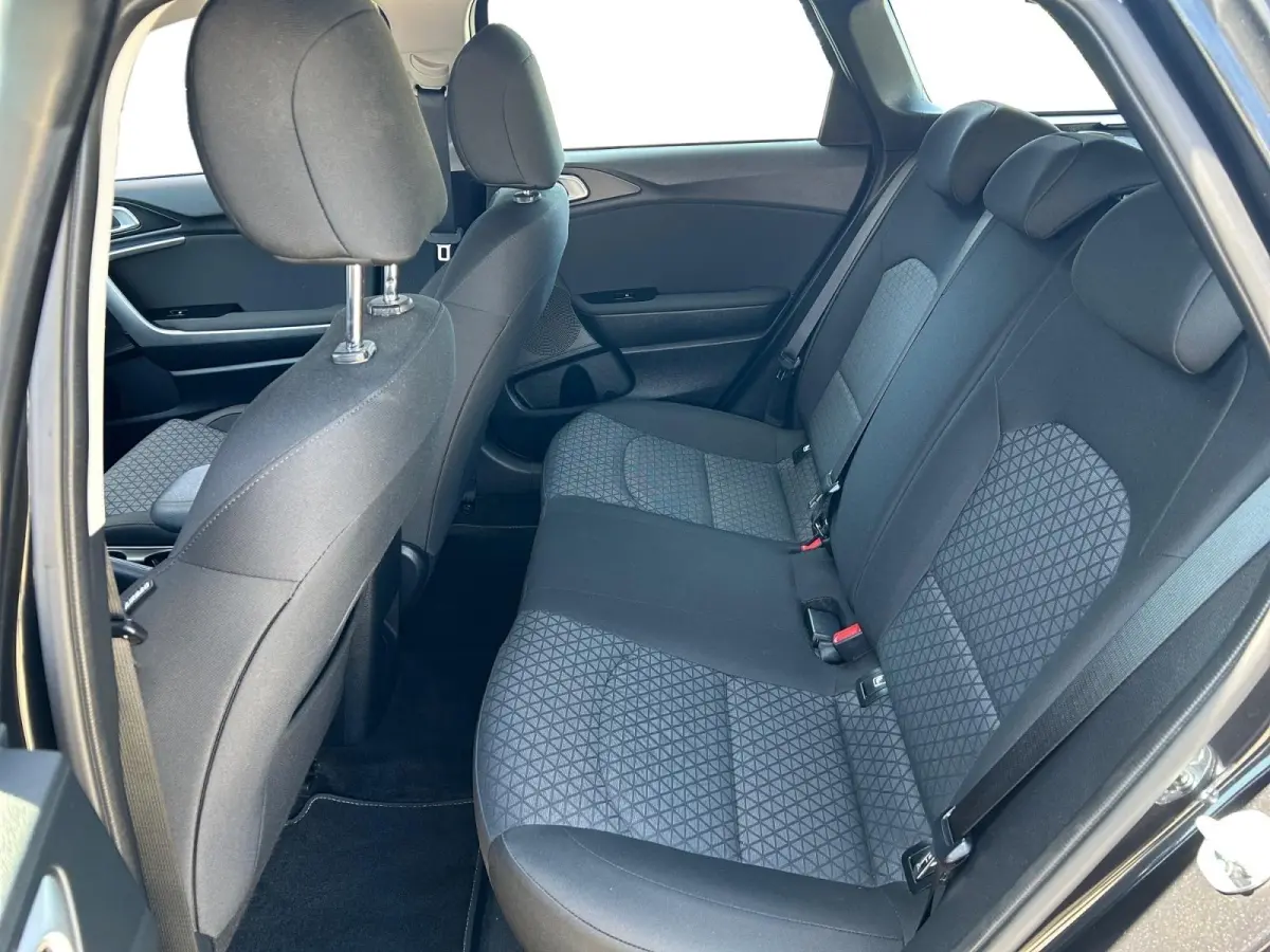 1.0 T-GDi ComfortLine | Navigatie | Apple Carplay/Android | Climate Control | Cruise Control | Metallic |