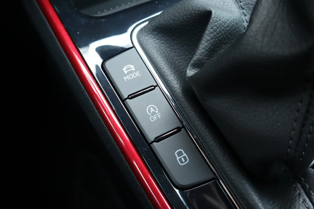 Monte Carlo AUTOMAAT | Achteruitrijcamera | Cruise control met speedlimiter | Driver Activity Assistant, vermoeidheid waarschuwingssysteem