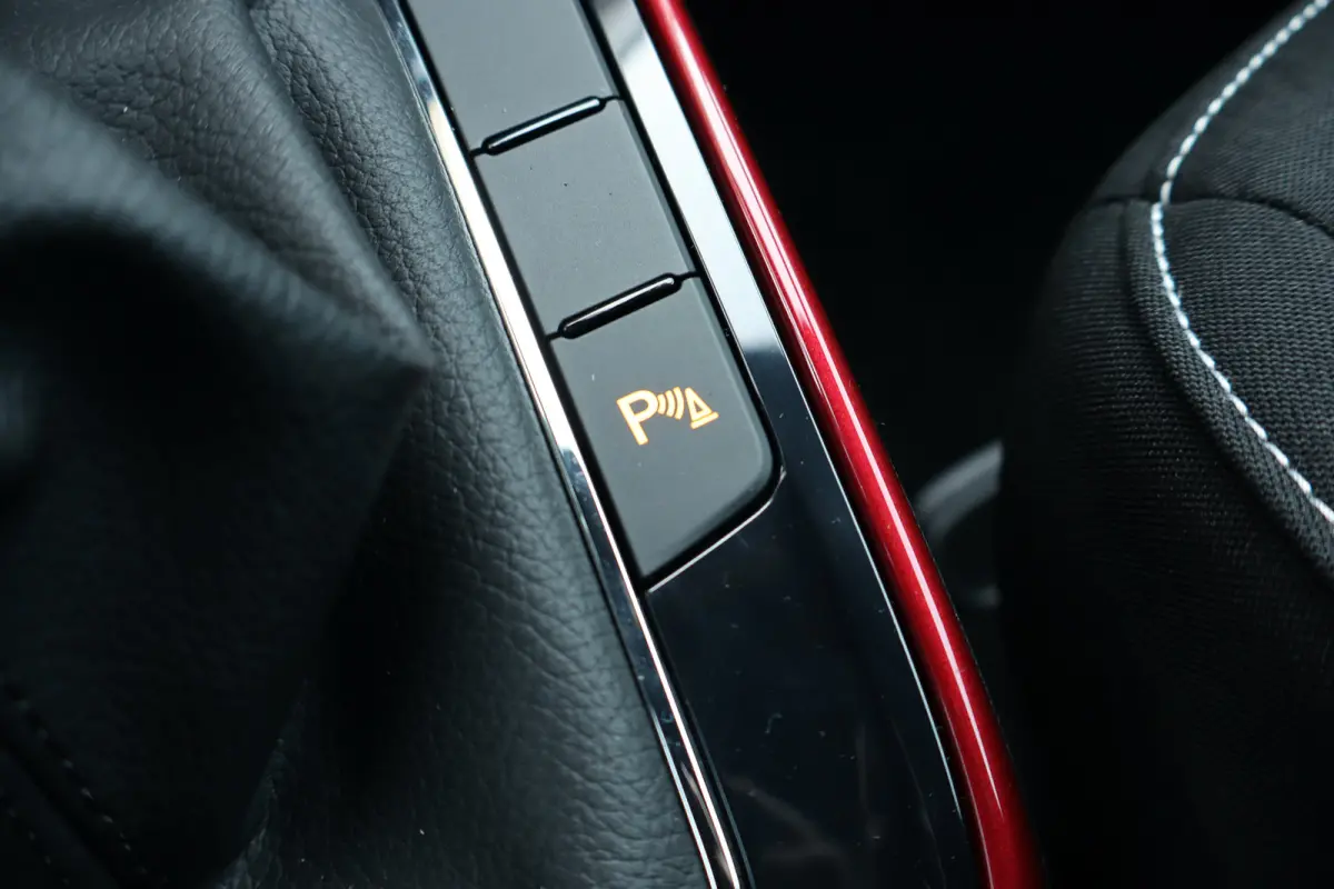 Monte Carlo AUTOMAAT | Achteruitrijcamera | Cruise control met speedlimiter | Driver Activity Assistant, vermoeidheid waarschuwingssysteem