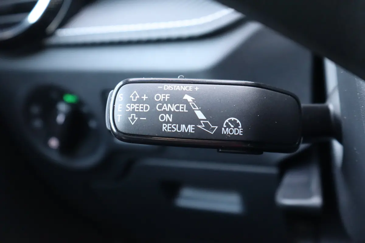 Monte Carlo AUTOMAAT | Achteruitrijcamera | Cruise control met speedlimiter | Driver Activity Assistant, vermoeidheid waarschuwingssysteem