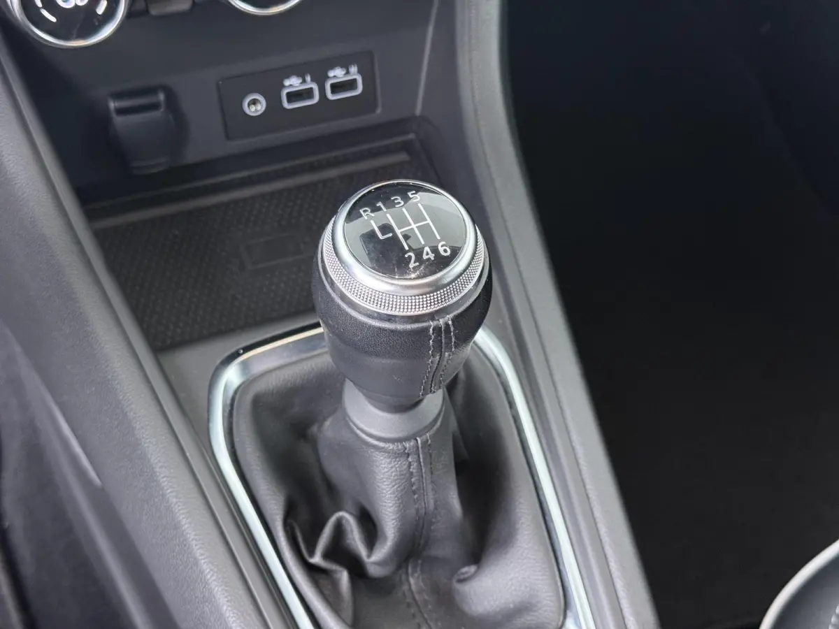 techno mild hybrid 140 | Adaptieve Cruise Control | Stoelverwarming | Groot Navigatie |