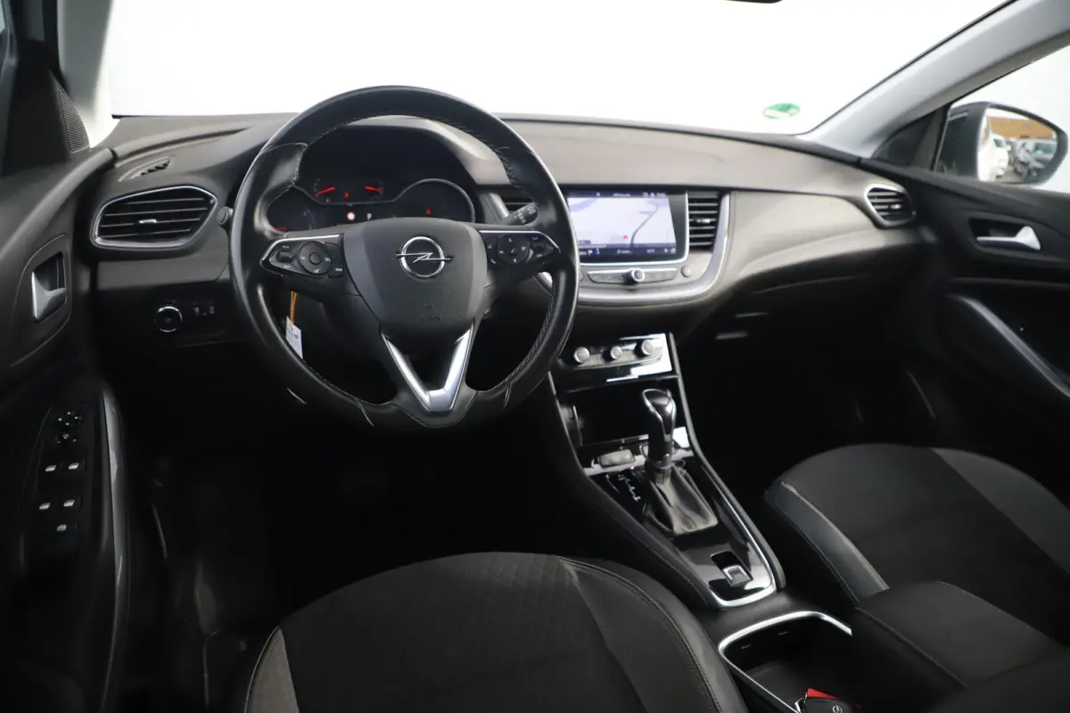 1.2 Turbo Business Executive 131PK Automaat Keyless Comfortstoelen 18 inch LMV Navigatie Carplay Android Clima Cruise PDC Lane Assist