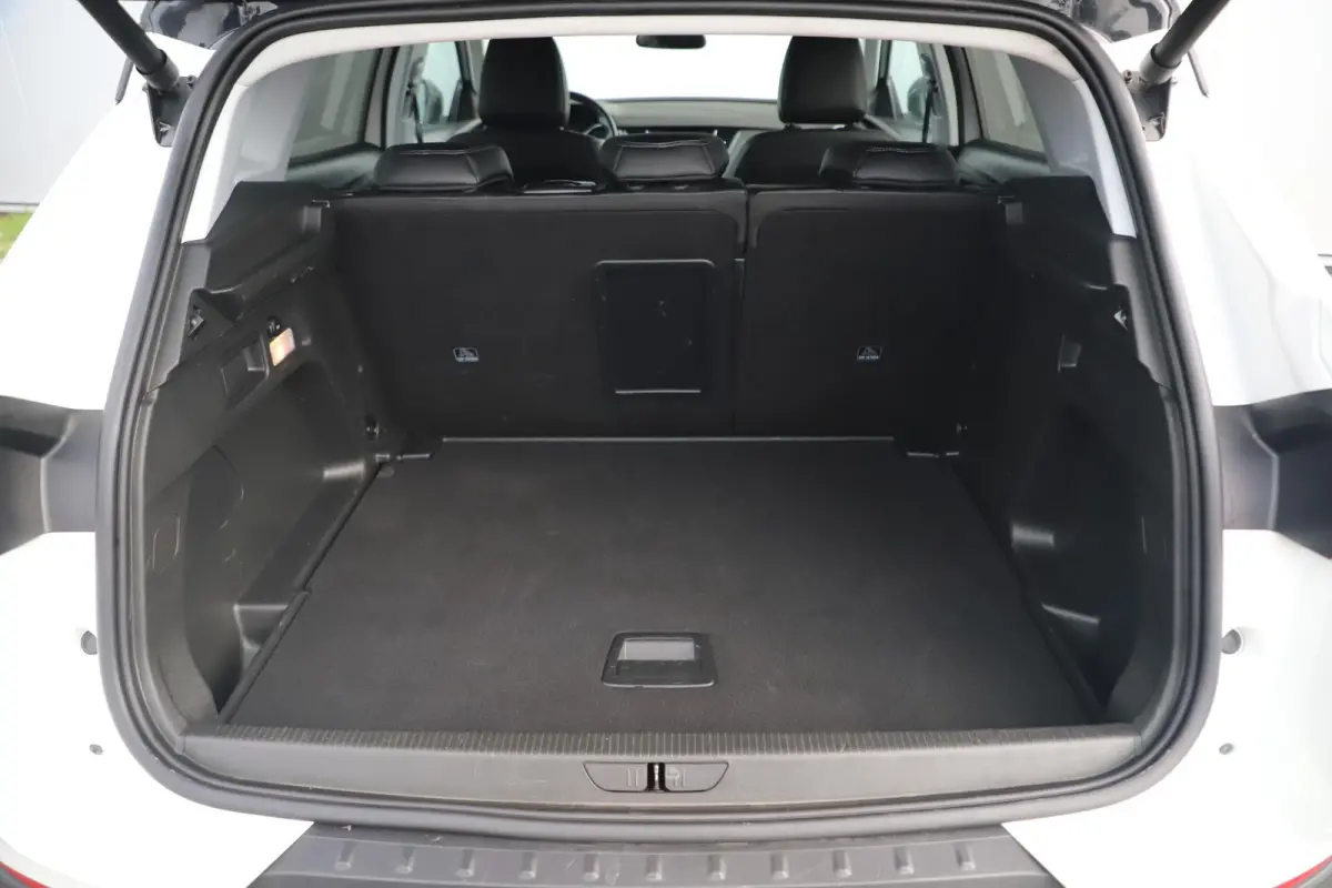 1.2 Turbo Business Executive 131PK Automaat Keyless Comfortstoelen 18 inch LMV Navigatie Carplay Android Clima Cruise PDC Lane Assist