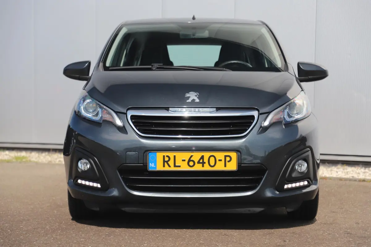 1.0 e-VTi Active Airco Radio Bluetooth Elektrische Ramen