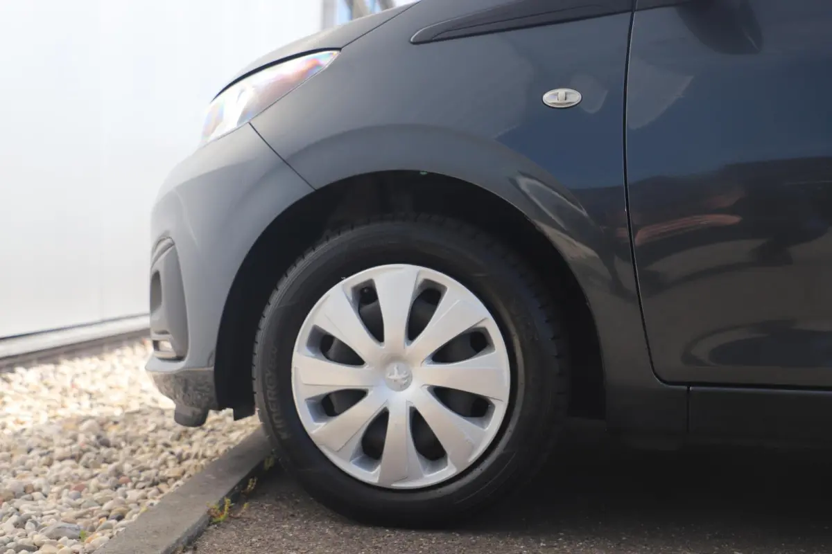 1.0 e-VTi Active Airco Radio Bluetooth Elektrische Ramen