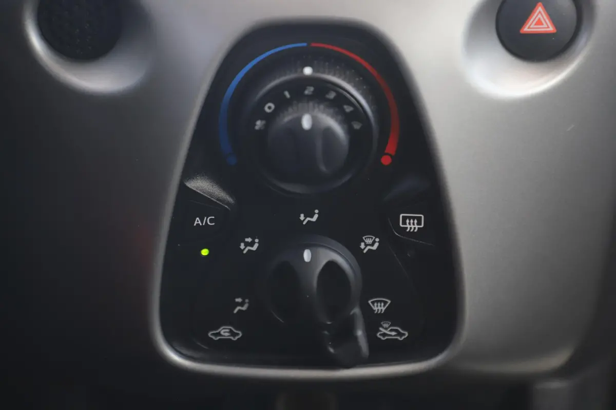 1.0 e-VTi Active Airco Radio Bluetooth Elektrische Ramen