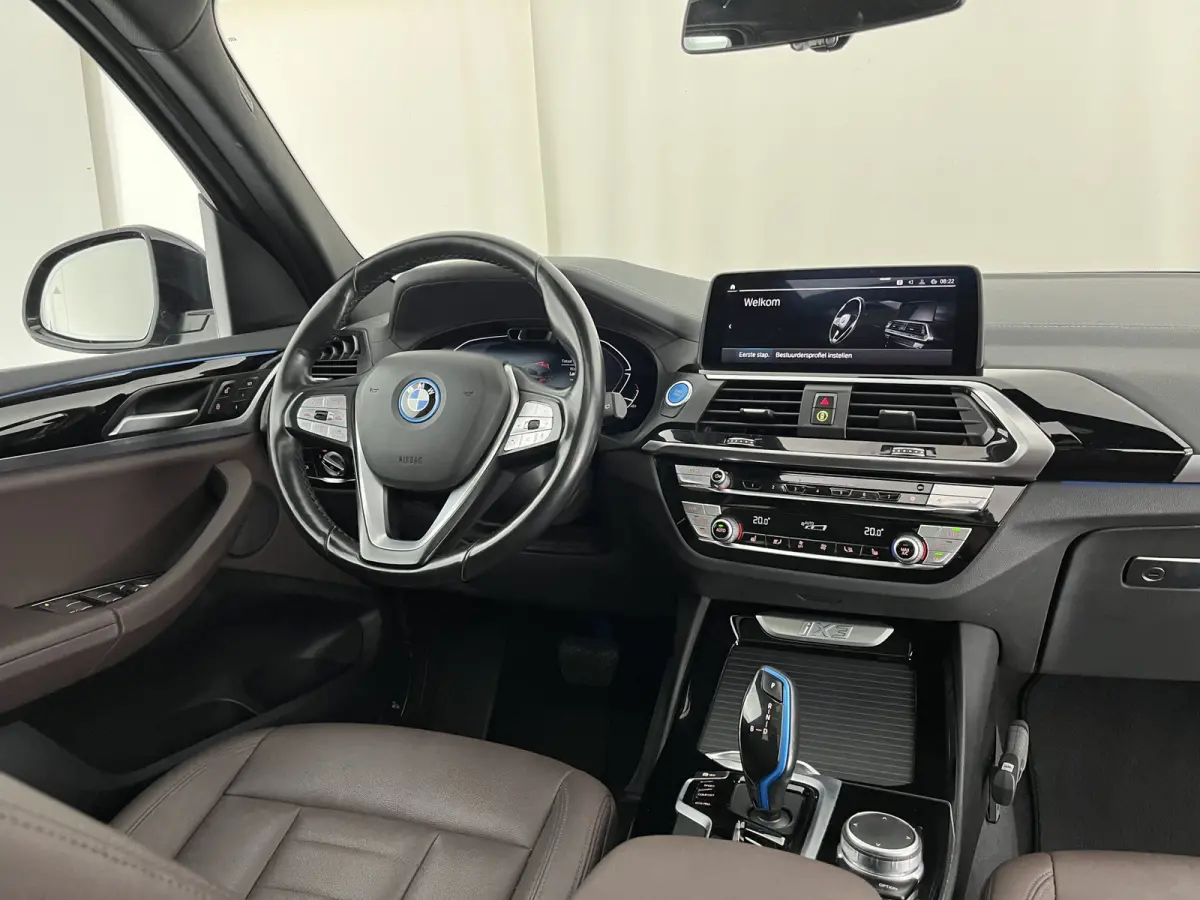 Executive 80 kWh [3-Fase-11kW ] {SoH-99%} (INCL-BTW) Aut. *HEATPUMP | PANO | LEATHER | ADAPTIVE-CRUISE | FULL-LED | BLIND-SPOT | MEMORY-PACK | DIGI-COCKPIT | HEATED-COMFORTSEATS | KEYLESS | 