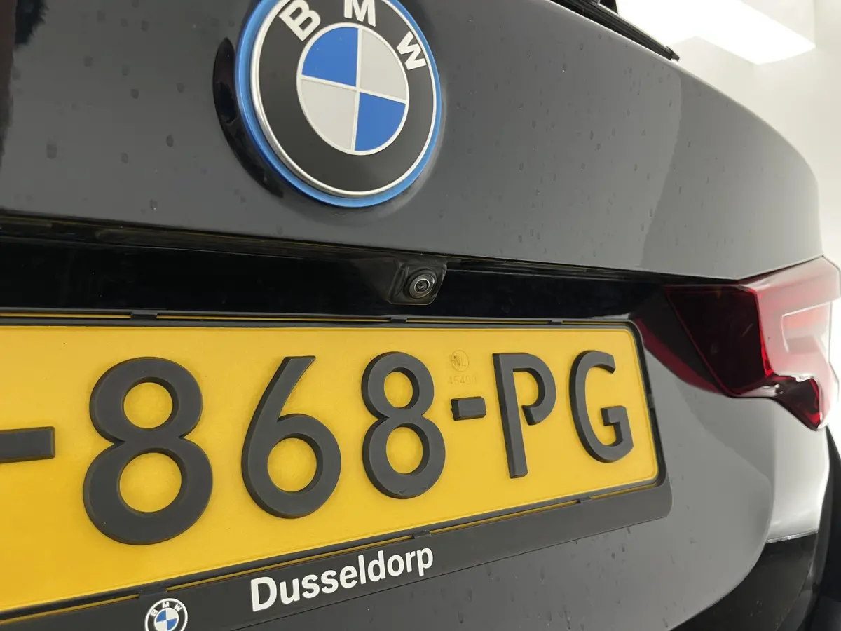 Executive 80 kWh [3-Fase-11kW ] {SoH-99%} (INCL-BTW) Aut. *HEATPUMP | PANO | LEATHER | ADAPTIVE-CRUISE | FULL-LED | BLIND-SPOT | MEMORY-PACK | DIGI-COCKPIT | HEATED-COMFORTSEATS | KEYLESS | 