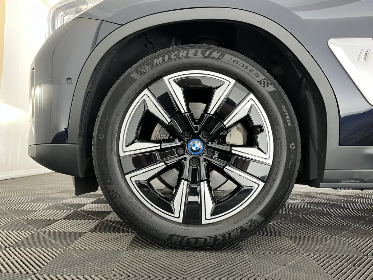 Executive 80 kWh [3-Fase-11kW ] {SoH-99%} (INCL-BTW) Aut. *HEATPUMP | PANO | LEATHER | ADAPTIVE-CRUISE | FULL-LED | BLIND-SPOT | MEMORY-PACK | DIGI-COCKPIT | HEATED-COMFORTSEATS | KEYLESS | 