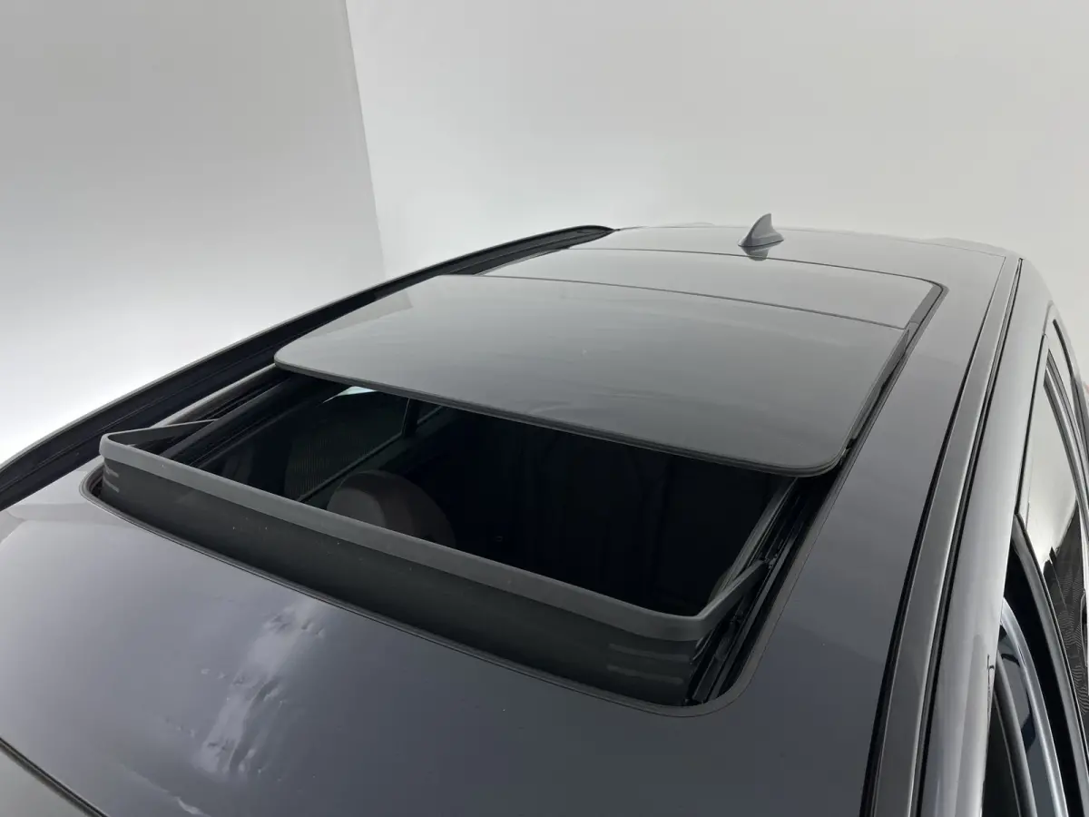 Executive 80 kWh [3-Fase-11kW ] {SoH-99%} (INCL-BTW) Aut. *HEATPUMP | PANO | LEATHER | ADAPTIVE-CRUISE | FULL-LED | BLIND-SPOT | MEMORY-PACK | DIGI-COCKPIT | HEATED-COMFORTSEATS | KEYLESS | 