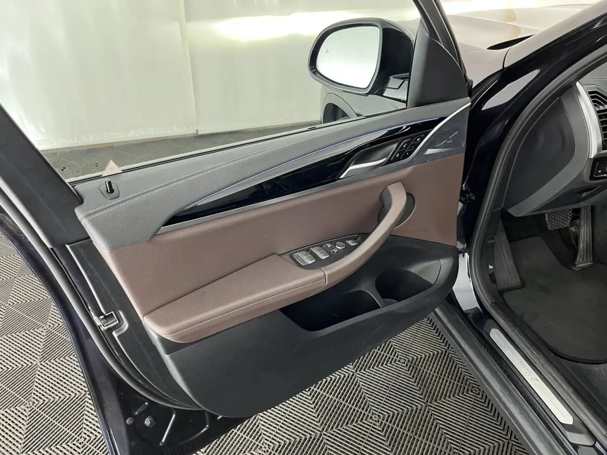 Executive 80 kWh [3-Fase-11kW ] {SoH-99%} (INCL-BTW) Aut. *HEATPUMP | PANO | LEATHER | ADAPTIVE-CRUISE | FULL-LED | BLIND-SPOT | MEMORY-PACK | DIGI-COCKPIT | HEATED-COMFORTSEATS | KEYLESS | 