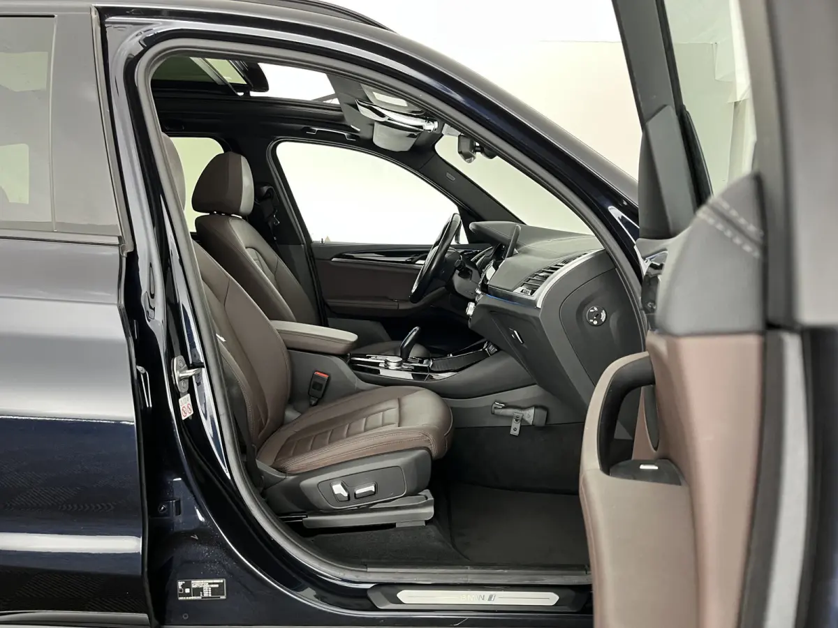 Executive 80 kWh [3-Fase-11kW ] {SoH-99%} (INCL-BTW) Aut. *HEATPUMP | PANO | LEATHER | ADAPTIVE-CRUISE | FULL-LED | BLIND-SPOT | MEMORY-PACK | DIGI-COCKPIT | HEATED-COMFORTSEATS | KEYLESS | 
