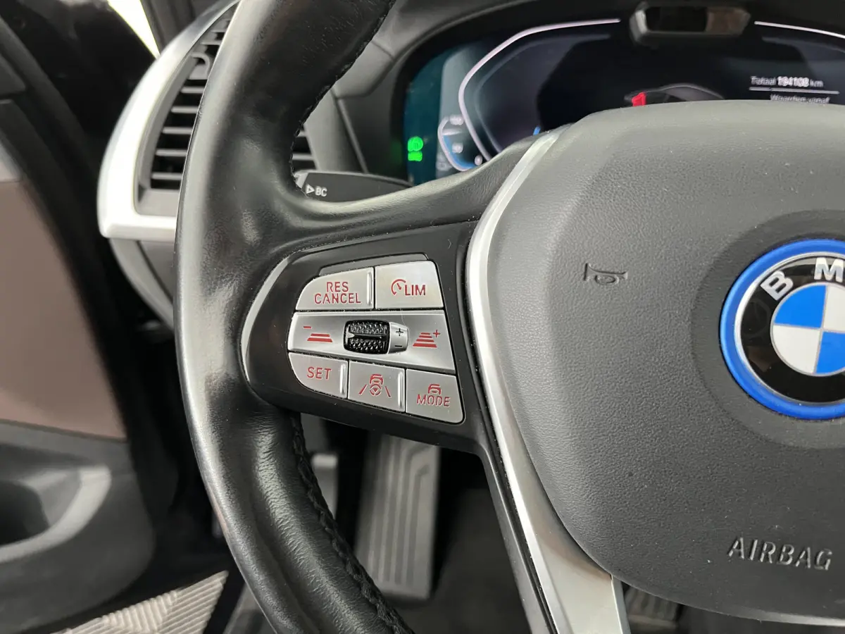 Executive 80 kWh [3-Fase-11kW ] {SoH-99%} (INCL-BTW) Aut. *HEATPUMP | PANO | LEATHER | ADAPTIVE-CRUISE | FULL-LED | BLIND-SPOT | MEMORY-PACK | DIGI-COCKPIT | HEATED-COMFORTSEATS | KEYLESS | 