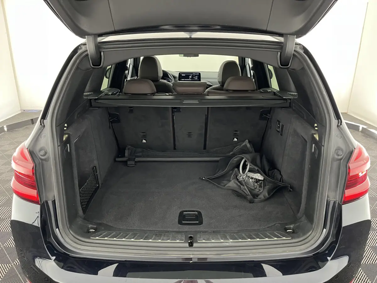 Executive 80 kWh [3-Fase-11kW ] {SoH-99%} (INCL-BTW) Aut. *HEATPUMP | PANO | LEATHER | ADAPTIVE-CRUISE | FULL-LED | BLIND-SPOT | MEMORY-PACK | DIGI-COCKPIT | HEATED-COMFORTSEATS | KEYLESS | 