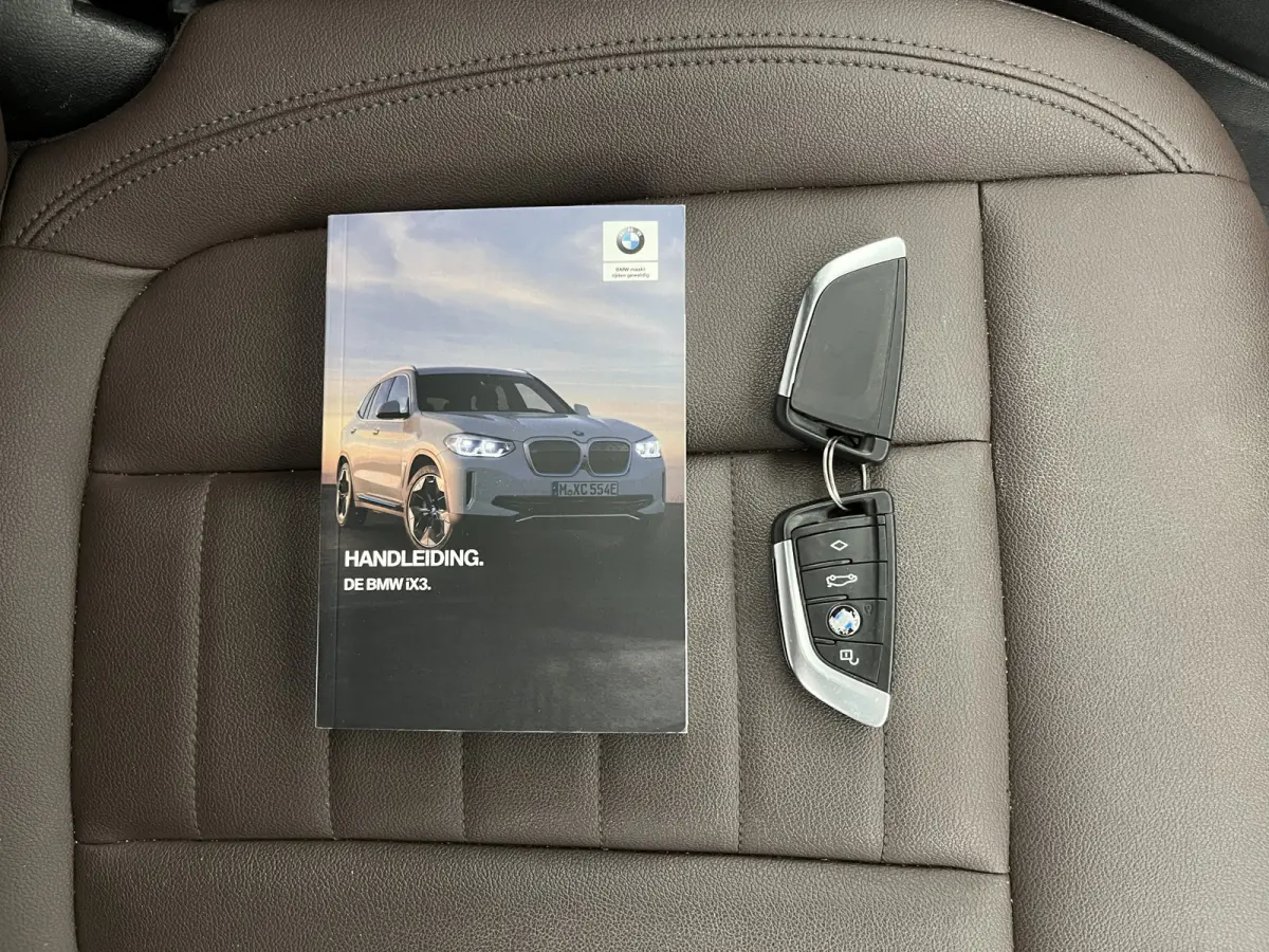 Executive 80 kWh [3-Fase-11kW ] {SoH-99%} (INCL-BTW) Aut. *HEATPUMP | PANO | LEATHER | ADAPTIVE-CRUISE | FULL-LED | BLIND-SPOT | MEMORY-PACK | DIGI-COCKPIT | HEATED-COMFORTSEATS | KEYLESS | 
