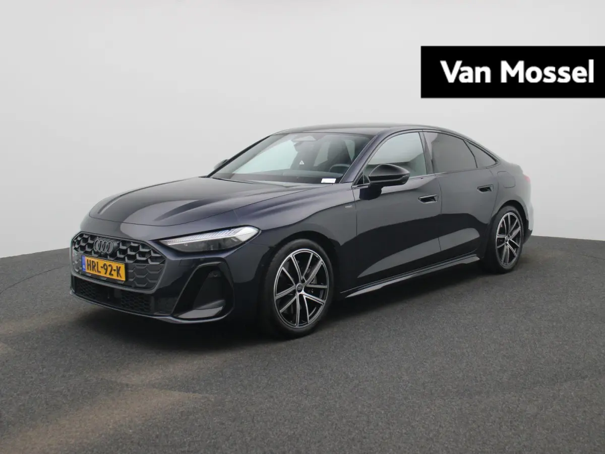 Limousine 2.0 quattro S edition 299 PK | S-line | Automaat | Navigatie | Panorama glasdak | Trekhaak | 360 Camera | Matrix LED | Apple Carplay | Android Auto | Sfeerverlichting | Lichtmetale