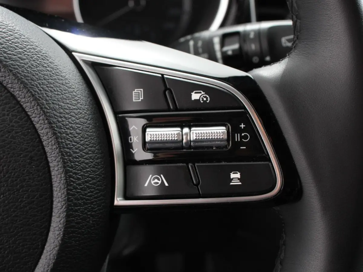 1.6 GDi PHEV Automaat DynamicLine DEMO ! Navigatie Apple Carplay/Android Auto  Adaptive Cruise Control  Parkeersensoren  Camera  Stoel-en stuurwielverwarming  Virtual Cockpit  Full LED