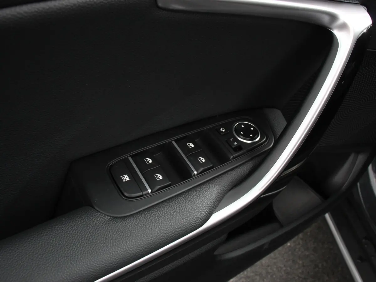 1.6 GDi PHEV Automaat DynamicLine DEMO ! Navigatie Apple Carplay/Android Auto  Adaptive Cruise Control  Parkeersensoren  Camera  Stoel-en stuurwielverwarming  Virtual Cockpit  Full LED