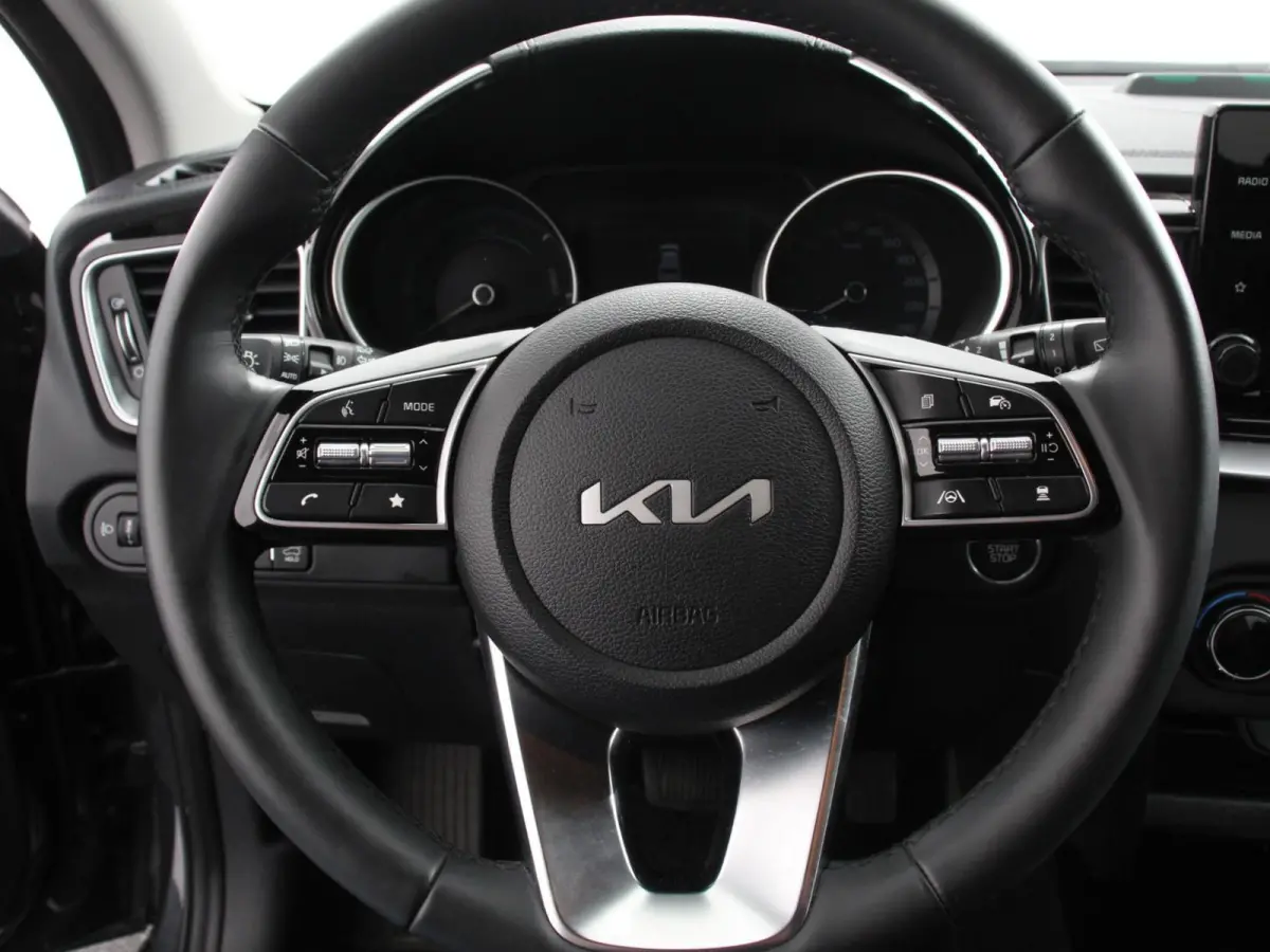 1.6 GDi PHEV Automaat DynamicLine DEMO ! Navigatie Apple Carplay/Android Auto  Adaptive Cruise Control  Parkeersensoren  Camera  Stoel-en stuurwielverwarming  Virtual Cockpit  Full LED