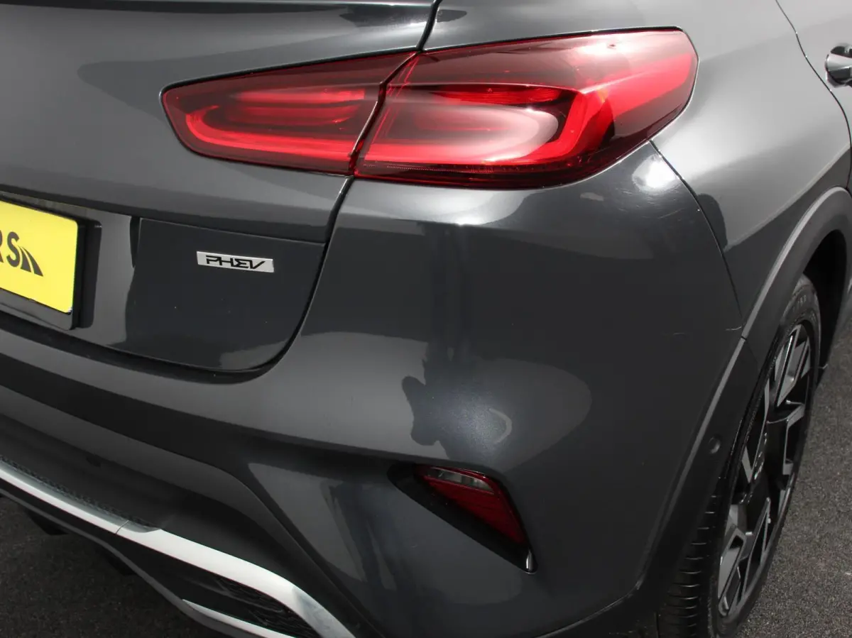 1.6 GDi PHEV Automaat DynamicLine DEMO ! Navigatie Apple Carplay/Android Auto  Adaptive Cruise Control  Parkeersensoren  Camera  Stoel-en stuurwielverwarming  Virtual Cockpit  Full LED