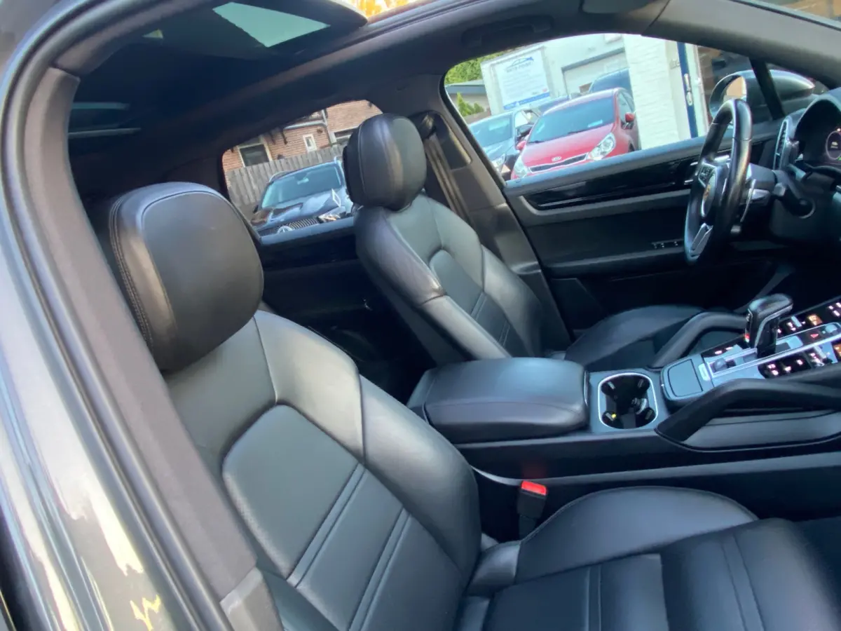 3.0 AUT8/PANO/CHRONO/TREKHAAK/BOSE/DEALERAUTO