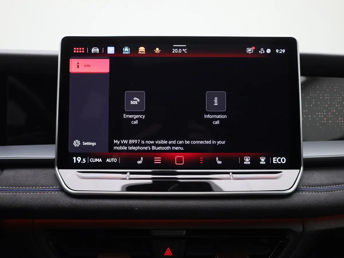 1.5 eHybrid R-Line Edition 204 PK| Origineel Nederlands | 1e Eigenaar | Panoramdak | Navigatie | Achteruitrijcamera | Achterklep Elektrisch | Stoelverwarming | Stuurwielverwarming