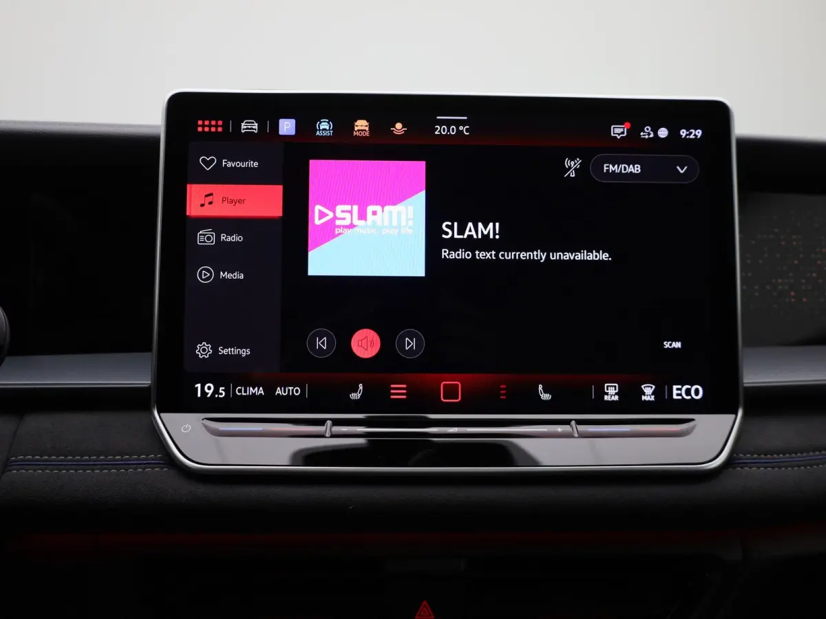 1.5 eHybrid R-Line Edition 204 PK| Origineel Nederlands | 1e Eigenaar | Panoramdak | Navigatie | Achteruitrijcamera | Achterklep Elektrisch | Stoelverwarming | Stuurwielverwarming