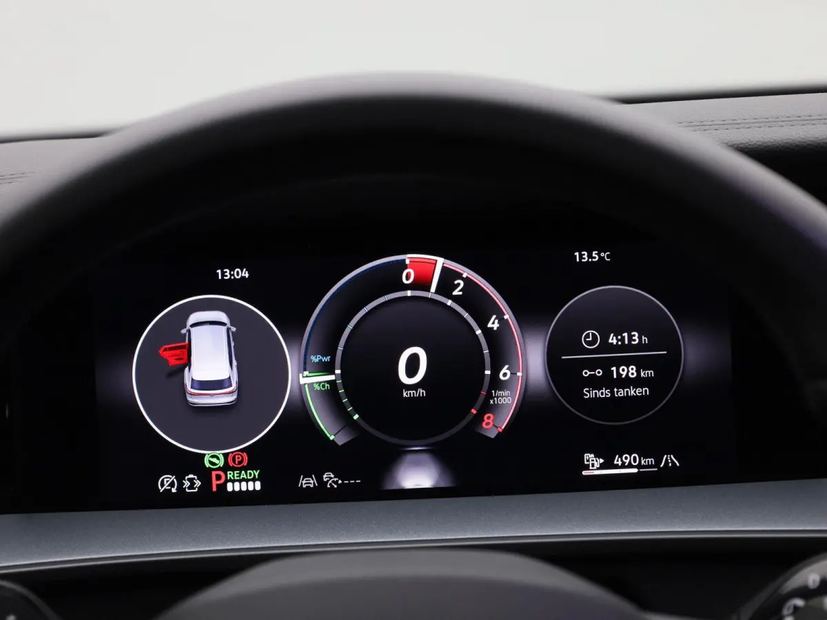 1.5 eHybrid R-Line Edition 204 PK| Origineel Nederlands | 1e Eigenaar | Panoramadak | Navigatie | Stoelverwarming | Stuurwielverwarming | Achteruitrijcamera | Achterklep Elektrisch