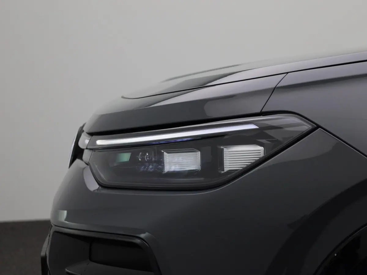 1.5 eHybrid R-Line Edition 204 PK| Origineel Nederlands | 1e Eigenaar | Panoramadak | Navigatie | Stoelverwarming | Stuurwielverwarming | Achteruitrijcamera | Achterklep Elektrisch