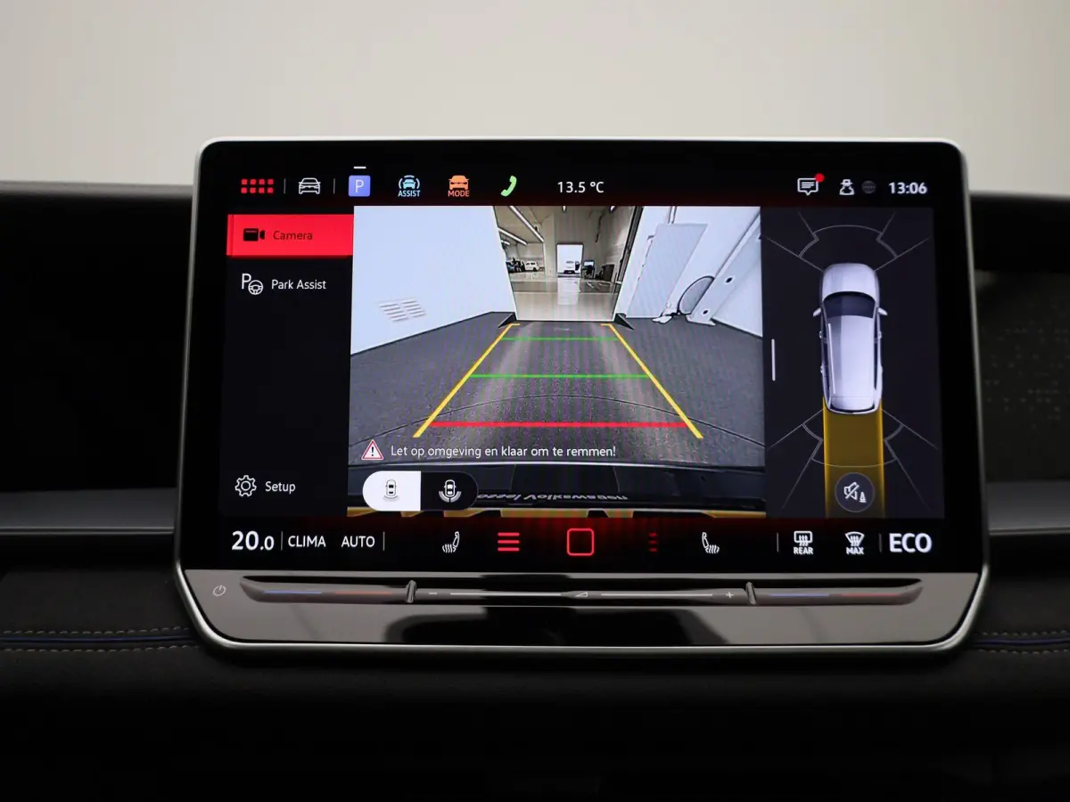 1.5 eHybrid R-Line Edition 204 PK| Origineel Nederlands | 1e Eigenaar | Panoramadak | Navigatie | Stoelverwarming | Stuurwielverwarming | Achteruitrijcamera | Achterklep Elektrisch