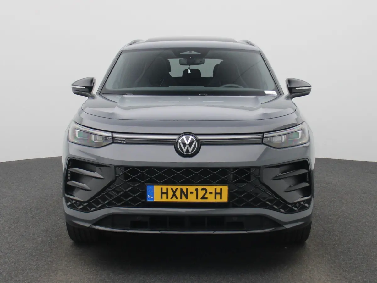1.5 eHybrid R-Line Edition 204 PK| Origineel Nederlands | 1e Eigenaar | Panoramadak | Navigatie | Stoelverwarming | Stuurwielverwarming | Achteruitrijcamera | Achterklep Elektrisch