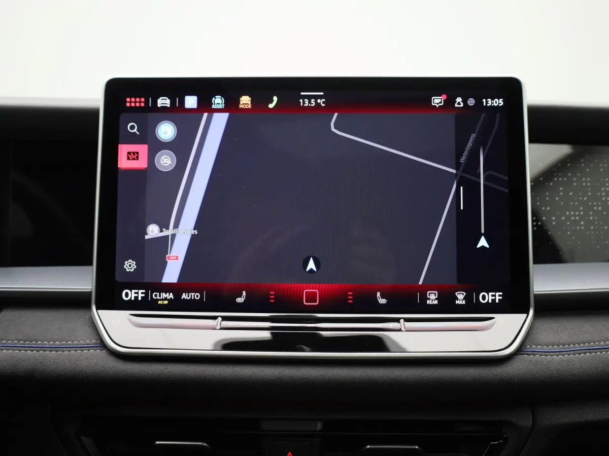 1.5 eHybrid R-Line Edition 204 PK| Origineel Nederlands | 1e Eigenaar | Panoramadak | Navigatie | Stoelverwarming | Stuurwielverwarming | Achteruitrijcamera | Achterklep Elektrisch